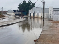 Serviço de drenagem pluvial da Rua Frei Leopoldo