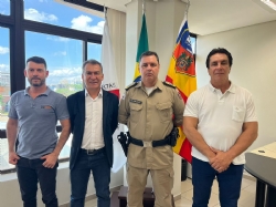 Reunião com o Deputado @fabioavelaroficial e o Coronel PM Rodrigo Piassi do Nascimento do Comando Geral da Polícia Militar de Minas Gerais.