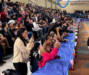 O encerramento das Festas Escolares Juninas foi sensacional. Quadrilha, crianças animadas, professores orgulhosos, pais emocionados.