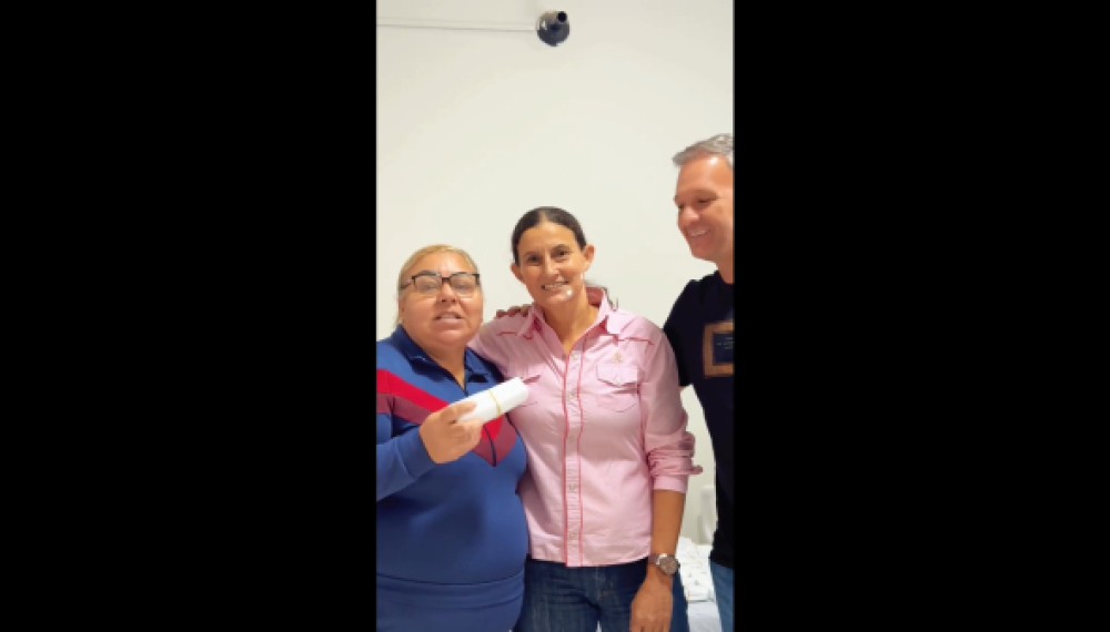 Não existe satisfação maior do que ver a alegria e a gratidão de cada pessoa recebendo seus óculos