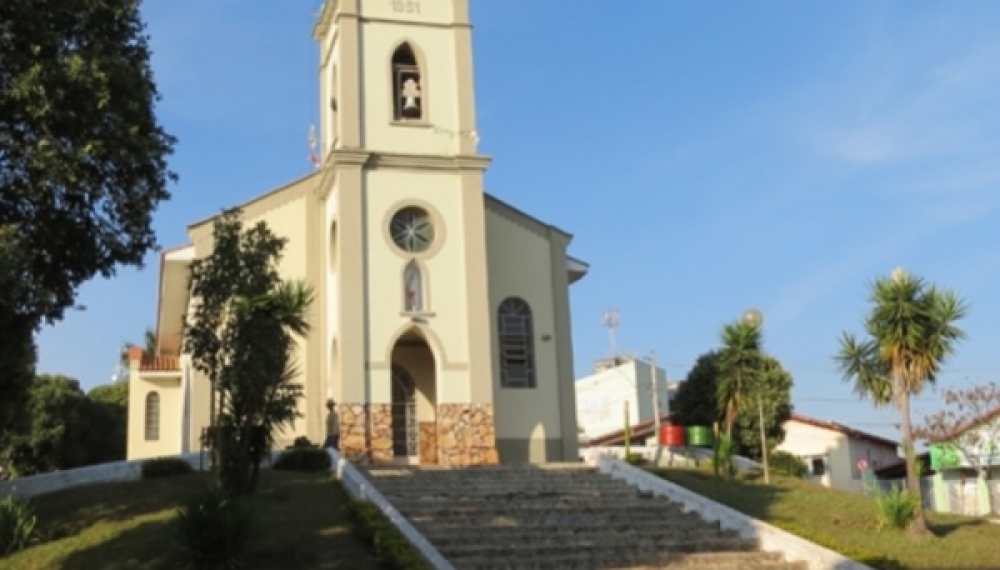 Homenagem a “Igreja de São Sebastião, nosso símbolo de fé e união em São Sebastião do Oeste/MG. Um lugar que guarda nossas histórias, acolhe nossas...