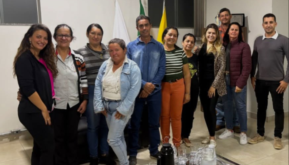 A Associação da Feirinha Cultural de São Sebastião do Oeste se reuniu com o prefeito Rômulo Roncally e a vice-prefeita para alinhar novas diretrizes
